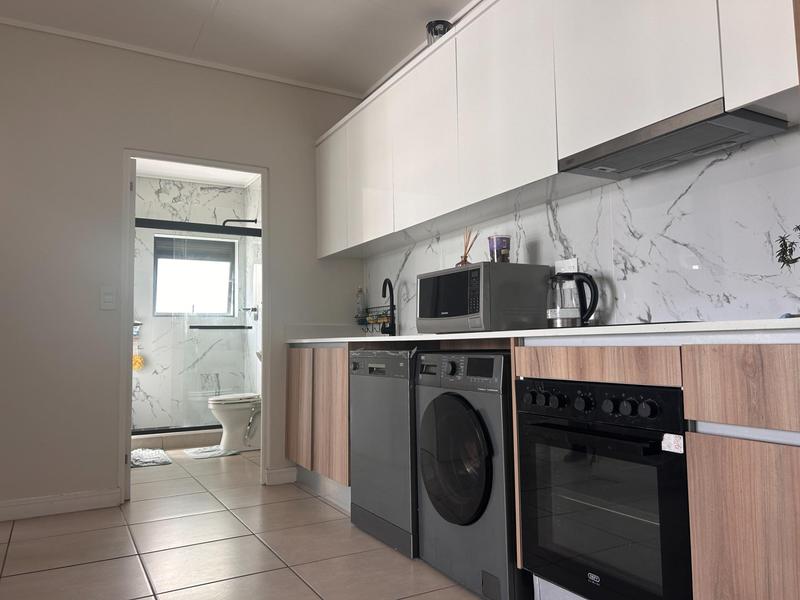 To Let 1 Bedroom Property for Rent in Sandown Western Cape